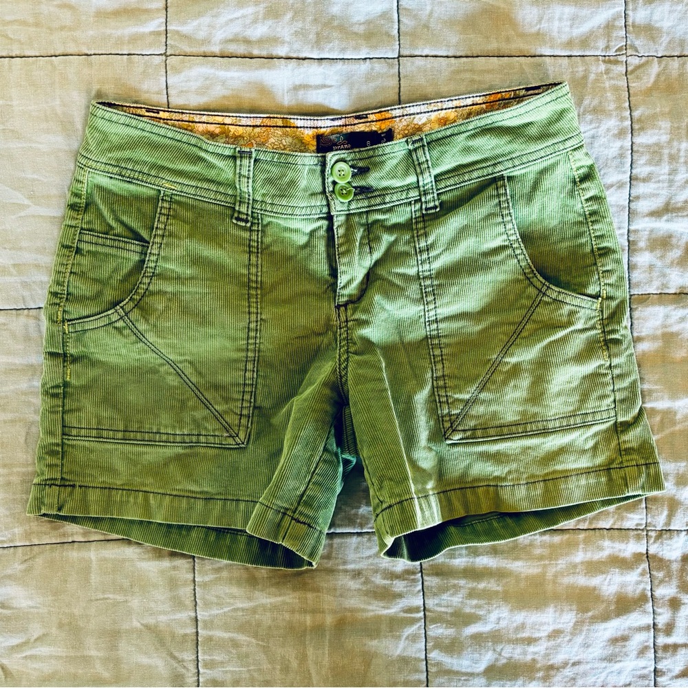 Prana Women’s Green Corduroy 5” Inseam Five Pocket Shorts Size 6